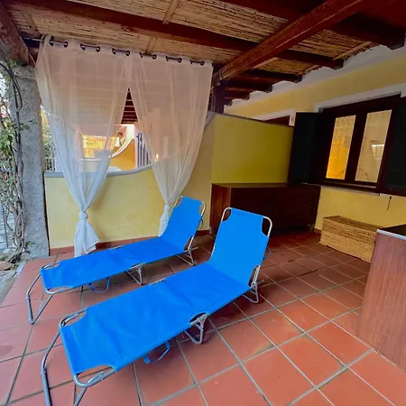 Corinne - Terrazza Privata Fiorita Сasa de vacaciones Loiri Porto San Paolo
