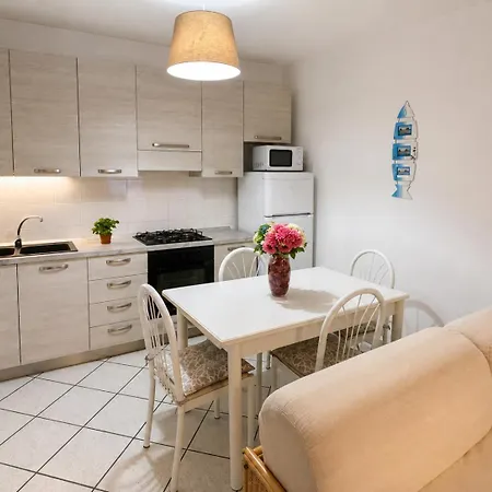 Corinne - Terrazza Privata Fiorita Holiday home *